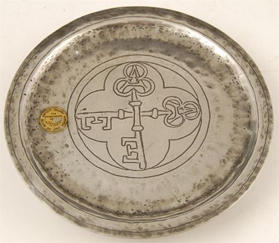 Appraisal: A continental pewter paten centred two crossed keys with initials