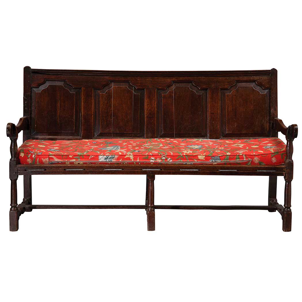 Appraisal: English Oak Settle th th Century The paneled backrest above