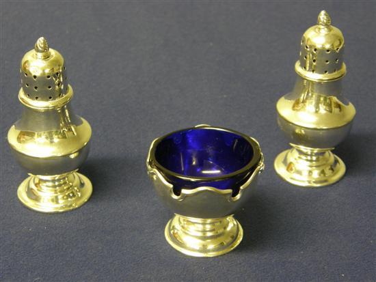 Appraisal: Edward VII silver salt with blue glass liner Birmingham and