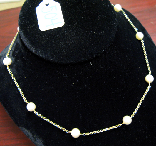 Appraisal: PEARL AND FOURTEEN KARAT GOLD CHAIN LINK NECKLACE with nine