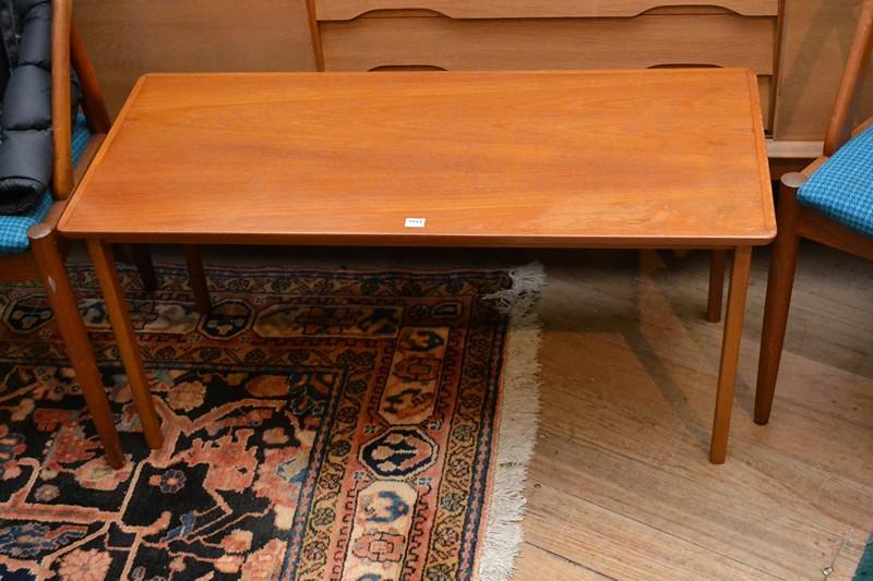 Appraisal: A NEST OF AUSTRALIAN MADE TEAK COFFEE TABLES Nest of