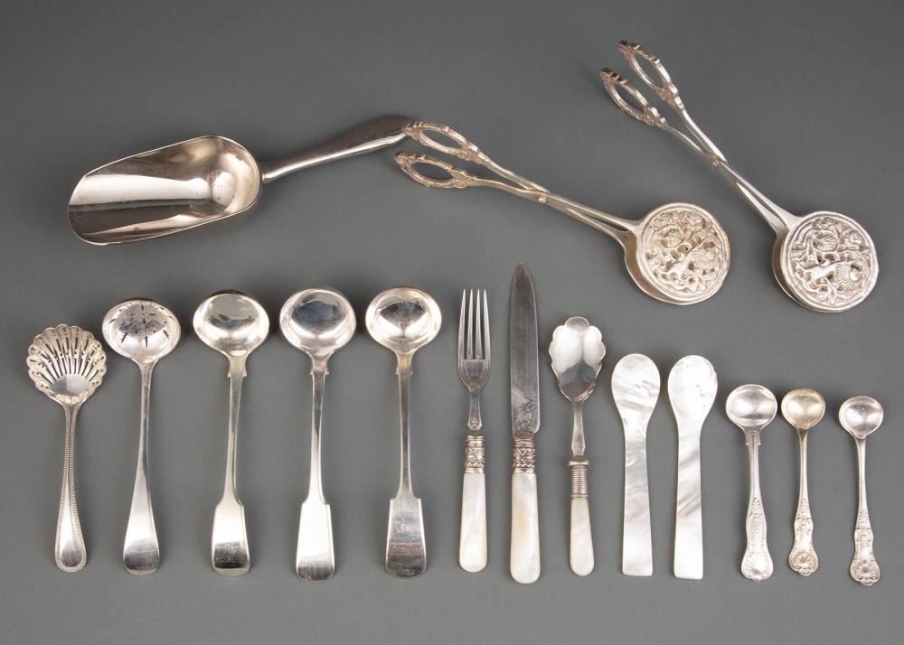 Appraisal: GROUP OF SILVERPLATE SERVING PIECESGroup of Silverplate Serving Pieces incl