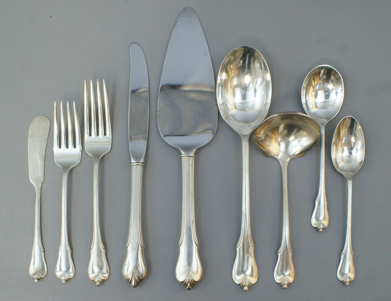 Appraisal: pcs Wallace Grand Colonial sterling silver flatware c o ea