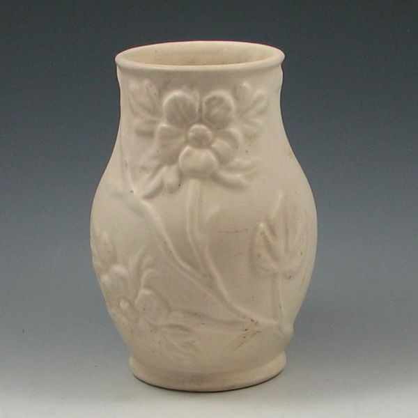 Appraisal: Hull Crabapple vase Marked Excellent condition '' tall