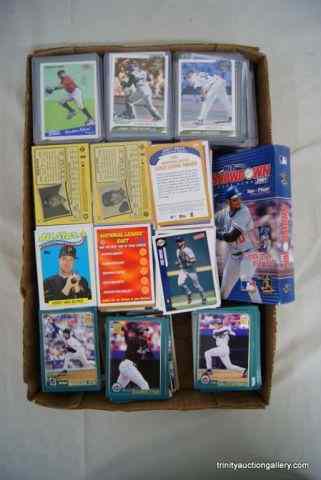 Appraisal: Vintage Modern Era Baseball Cards This is from a collection