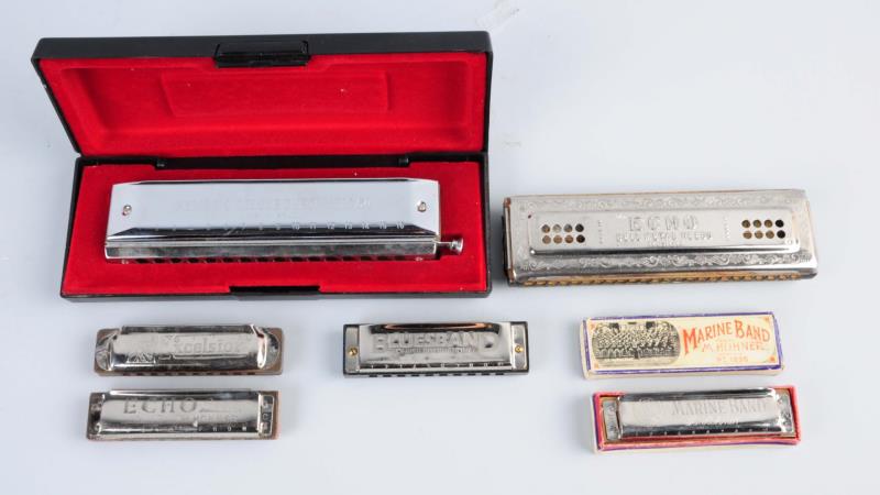 Appraisal: Lot Of Harmonicas All in good condition the Hering deluxe