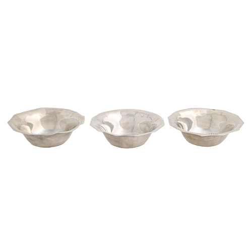 Appraisal: A set of three George V silver bowls cm diam