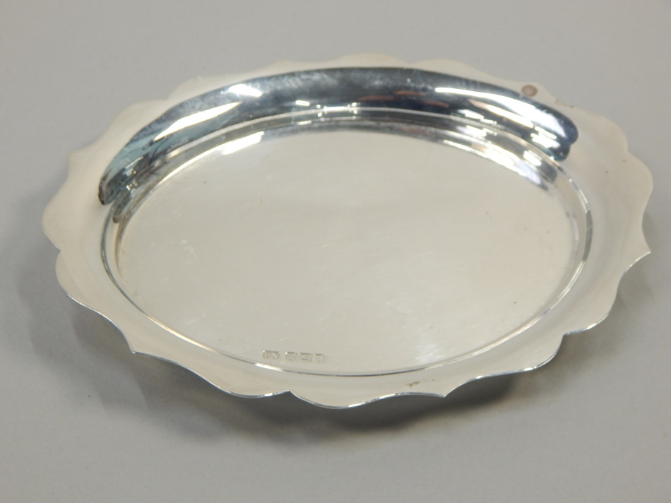 Appraisal: An Edward VIII silver dish with a pierced border of