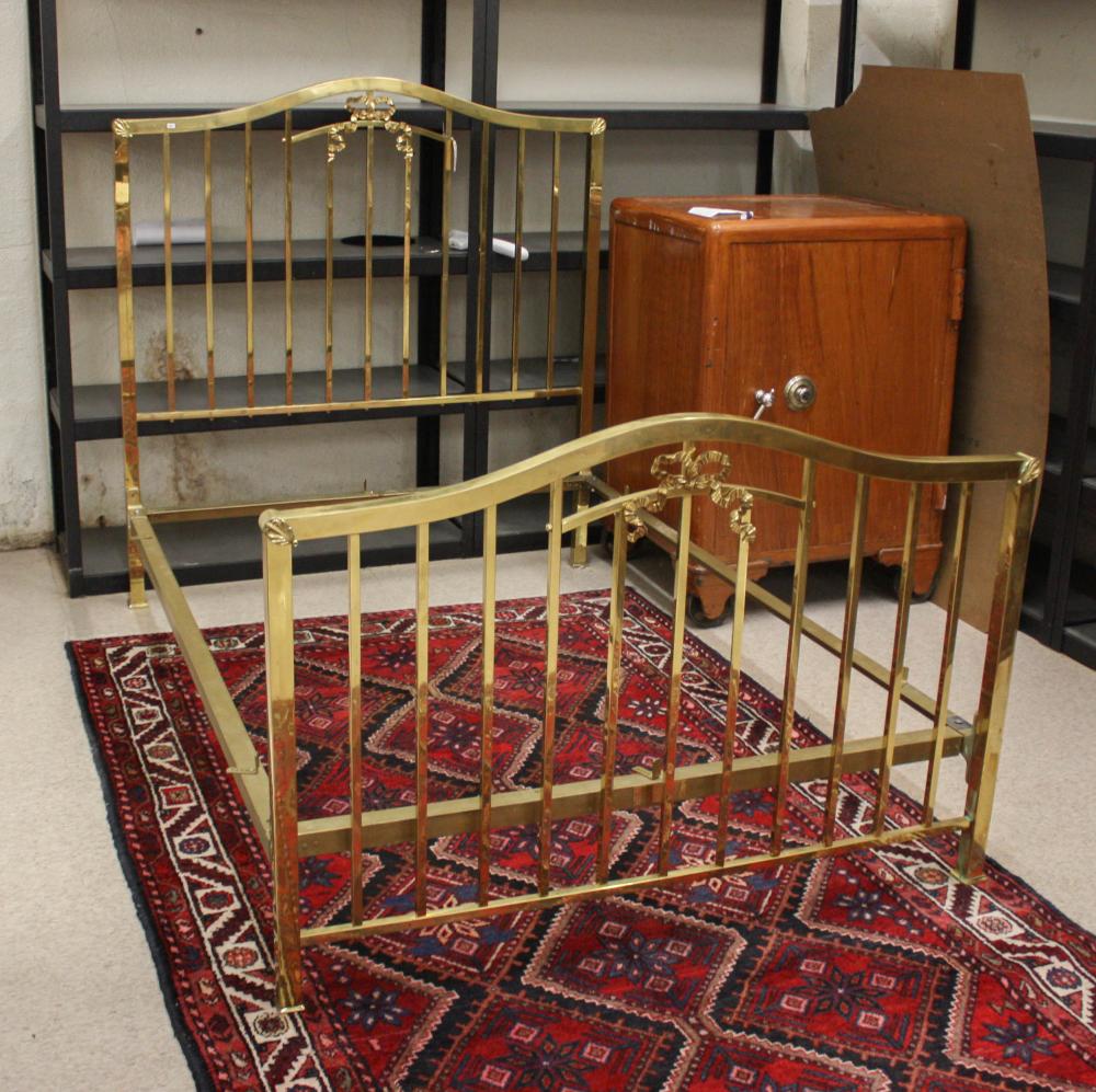 Appraisal: BRASS BED WITH RAILS The Vono Company Dudley Port Tipton