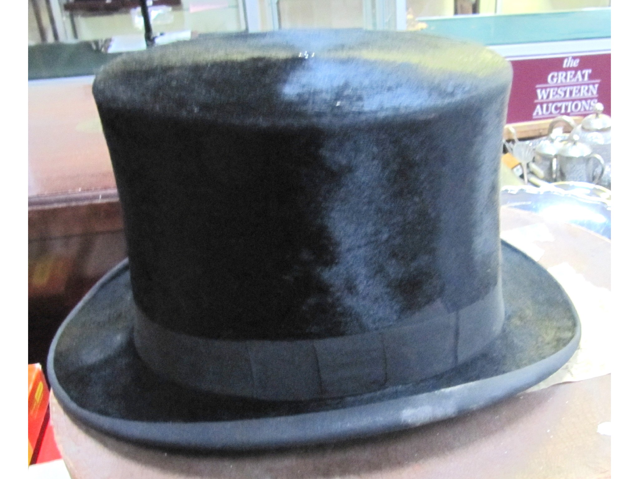 Appraisal: A top hat in box