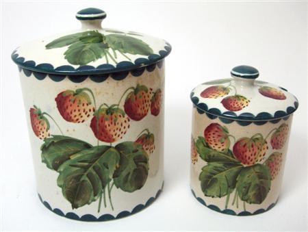 Appraisal: WEMYSS MEDIUM PRESERVE JAR COVER EARLY TH CENTURY decorated with