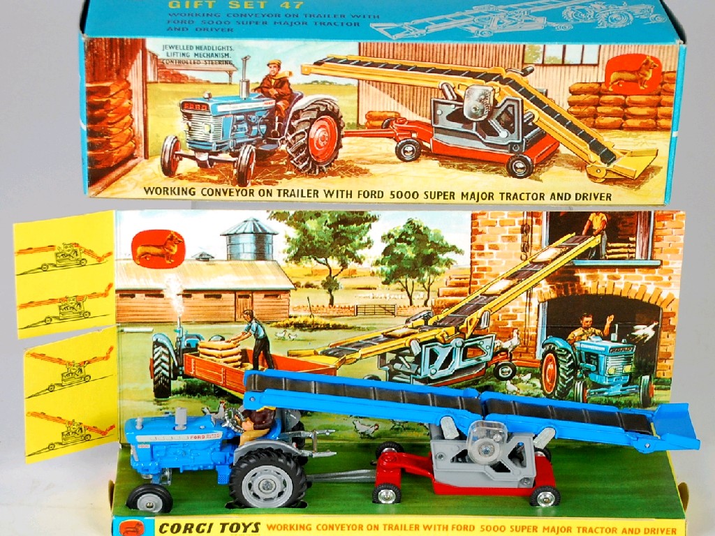 Appraisal: CORGI TOYS MINT AND BOXED GIFT SET No FORD TRACTOR