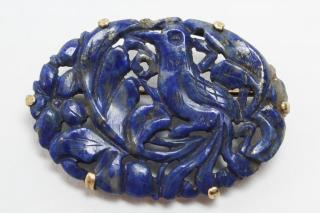 Appraisal: Chinese Lapis Lazuli K Gold Brooch Chinese carved lapis plaque