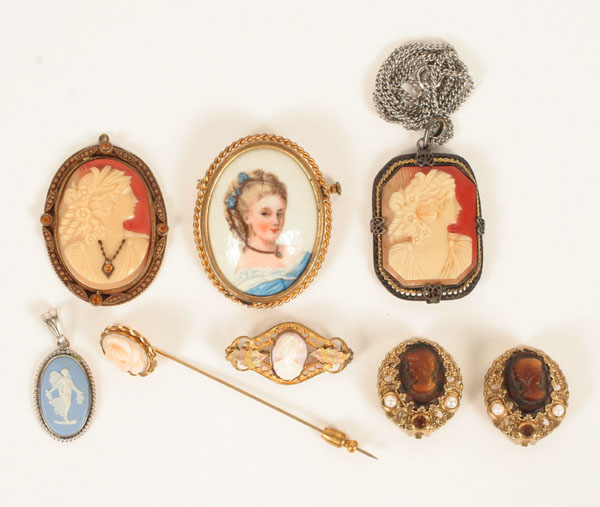 Appraisal: Victorian and later cameo jewelry pc assortment including two Czech