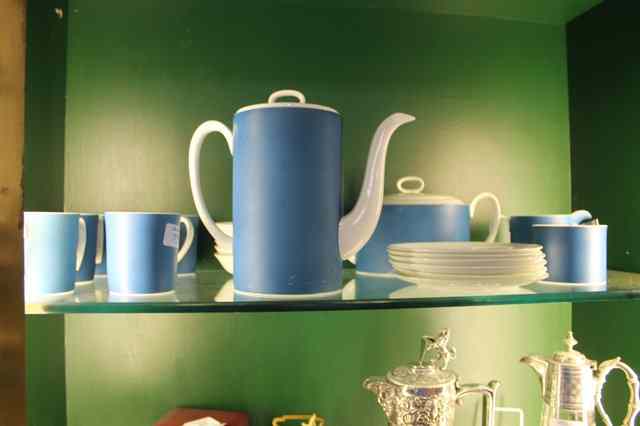 Appraisal: A WEDGWOOD SUSIE COOPER KINGFISHER SIX PLACE TEA AND COFFEE