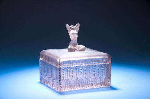 Appraisal: R LALIQUE Art Deco cigar box Sultane clear and frosted