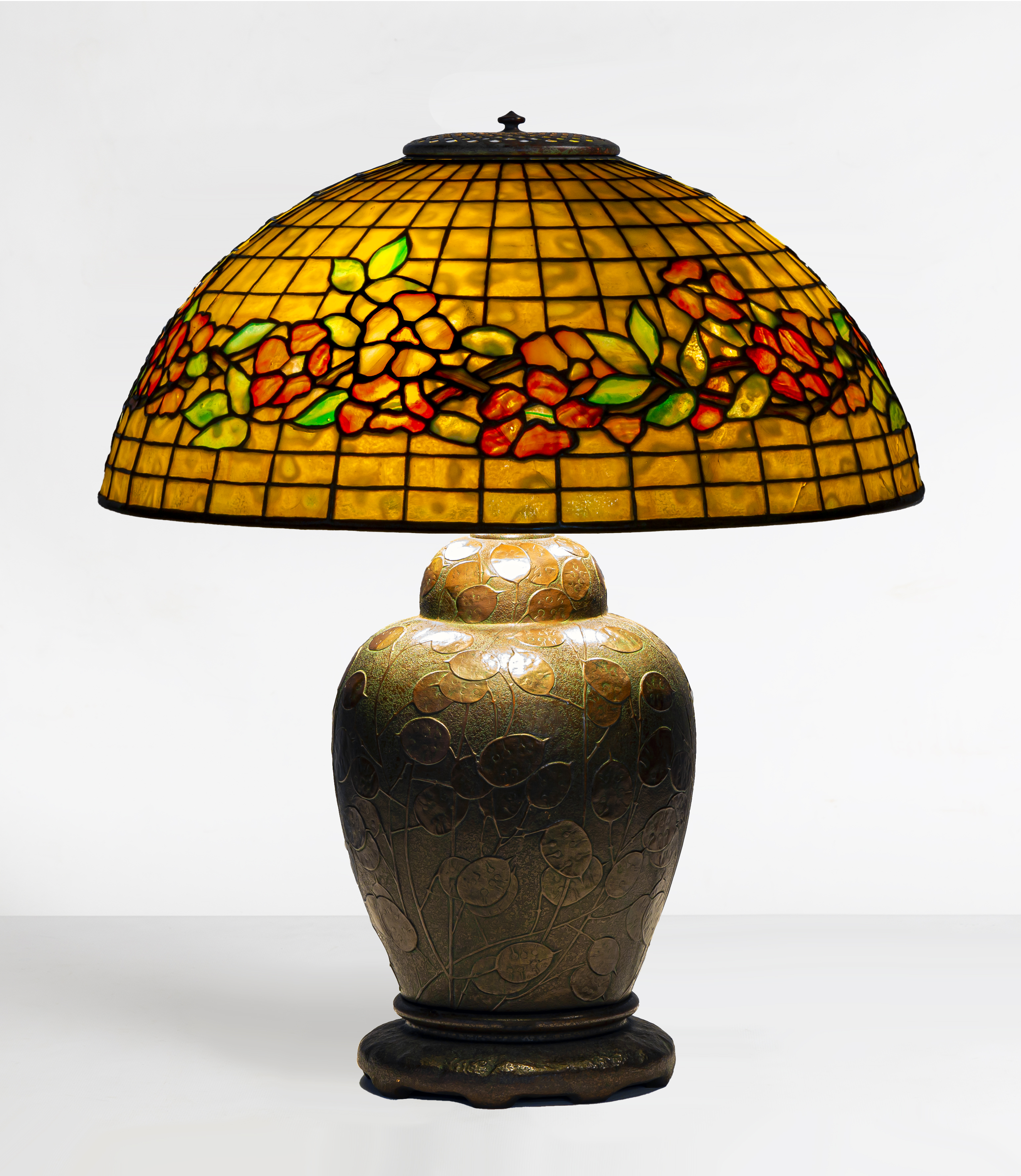 Appraisal: TIFFANY STUDIOS NEW YORK BANDED DOGWOOD TABLE LAMP Base signed