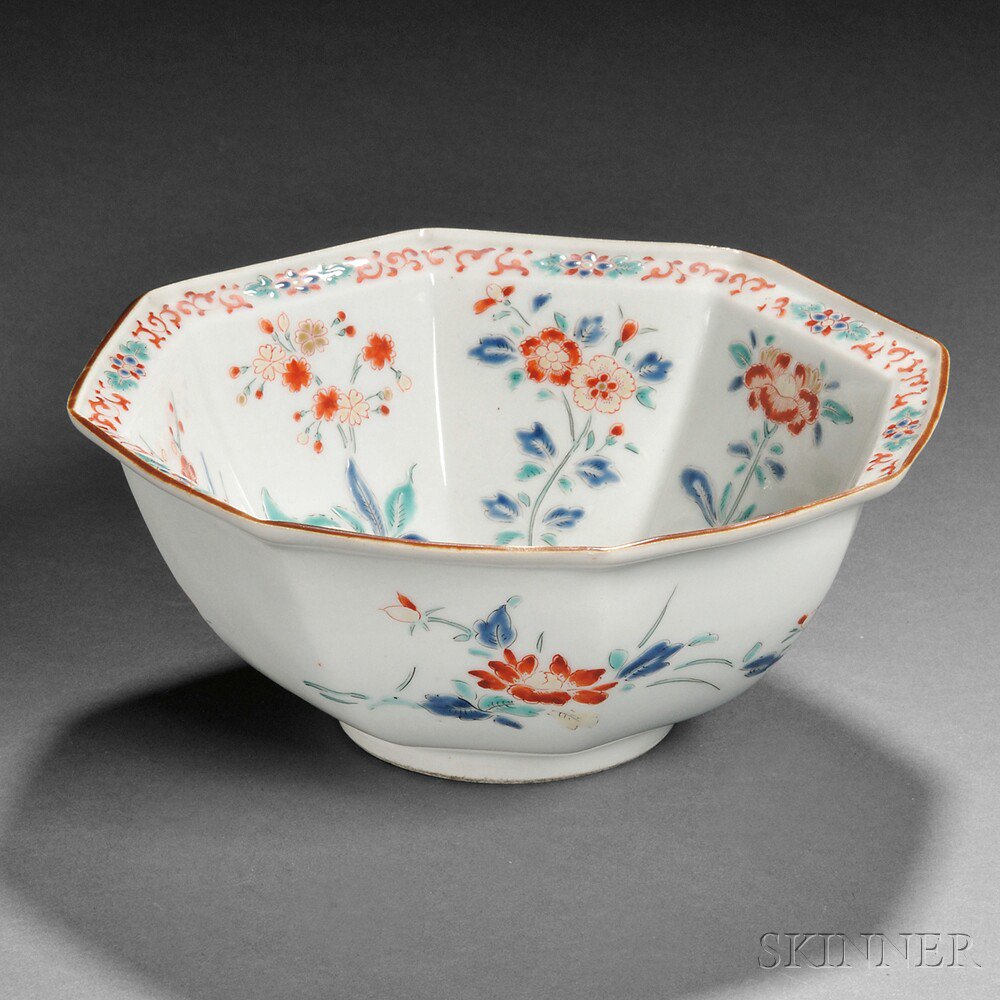 Appraisal: Kakiemon-style Bowl Japan th th century of octagonal shape decorated