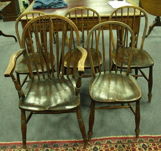 Appraisal: A set of five Windsor style stick back chairs