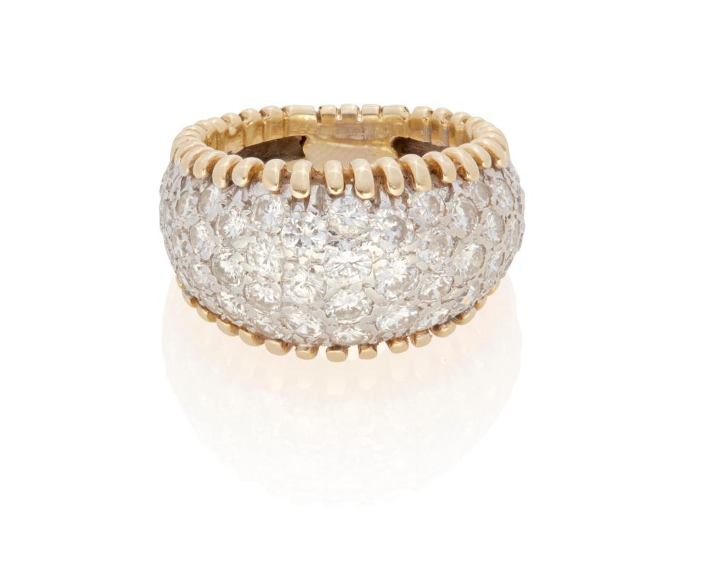 Appraisal: A DIAMOND RINGA diamond ring k white and yellow gold