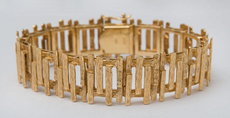 Appraisal: K TEXTURED GOLD BRACELET Stamped ' k' and 'Z F'