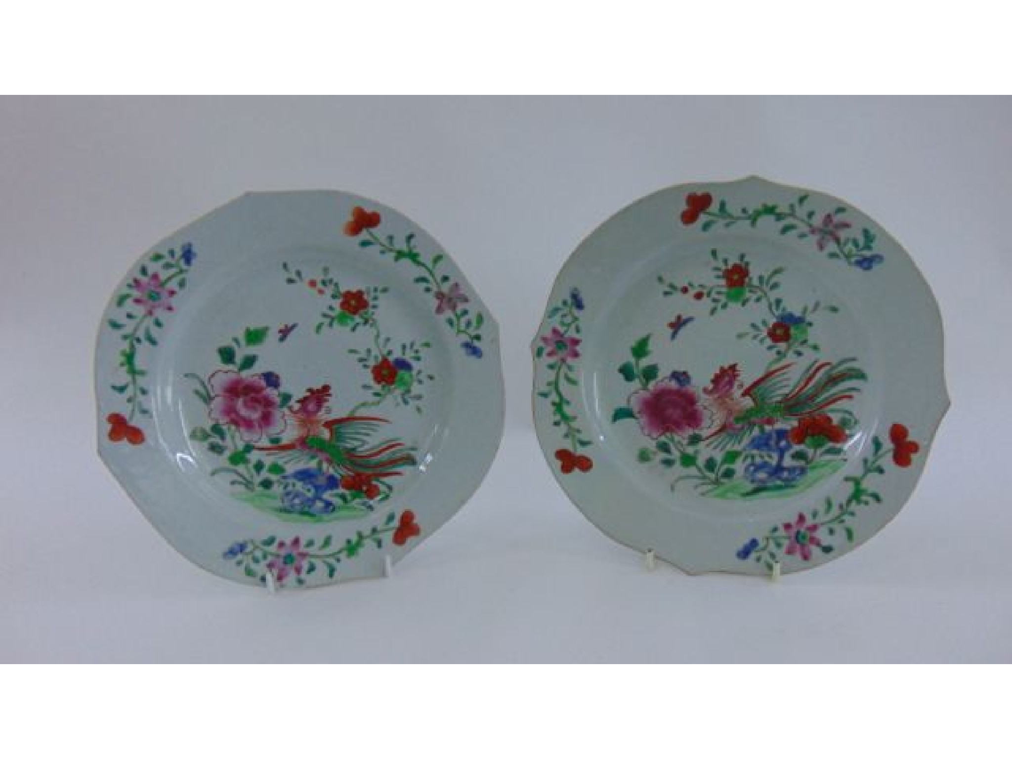 Appraisal: A pair of th century Chinese porcelain plates with scalloped