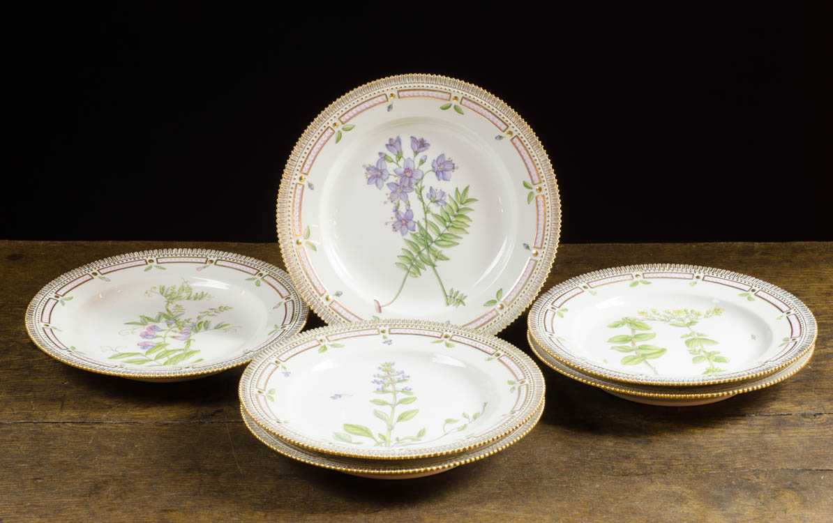 Appraisal: SET OF SIX ROYAL COPENHAGEN FLORA DANICA DINNER PLATES hand