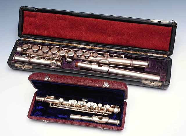 Appraisal: A MOENNIG BROTHERS ARTIST'S MODEL FLUTE NO with cleaning rod