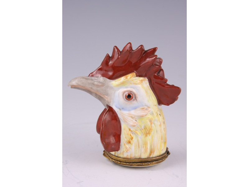 Appraisal: French Porcelain Snuffbox th c colorful form of a cockerel's