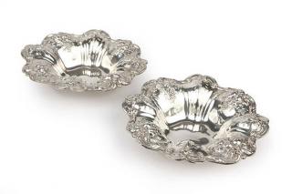 Appraisal: A pair of Reed Barton ''Francis I'' sterling silver bowls