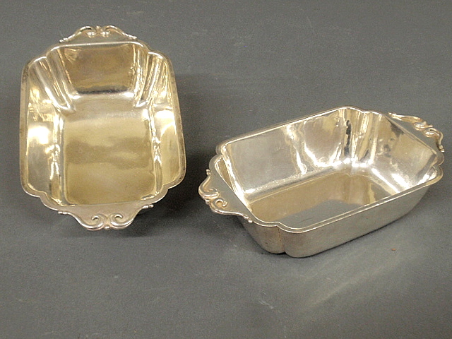 Appraisal: - Pair of sterling silver open vegetable dishes by Shreve