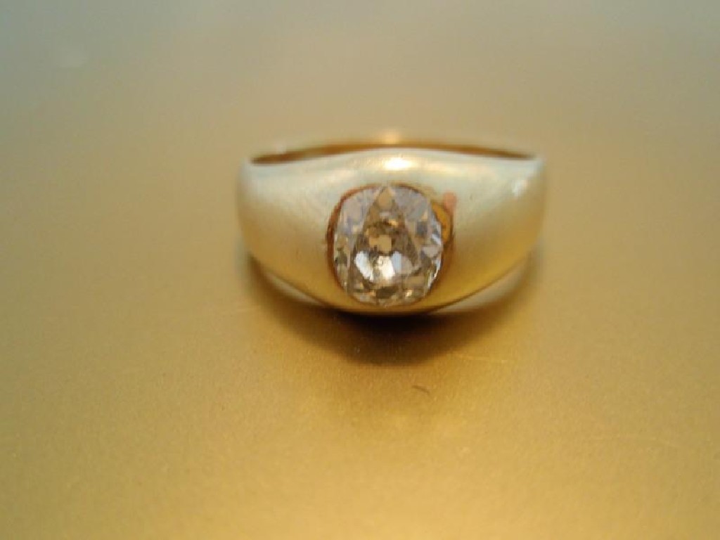 Appraisal: A gentleman's signet ring an old cut diamond of ct