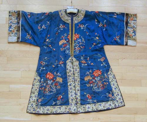 Appraisal: Chinese silk needlework kimono ca with forbidden stitch flowers