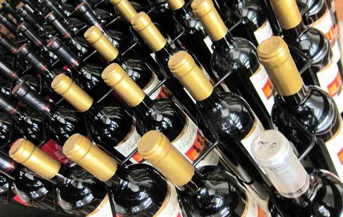 Appraisal: SEVENTY-NINE BOTTLES OF VINTAGE RED WINES bottles of Rustenberg Roxton