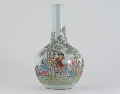 Appraisal: A Chinese famille rose ovoid vase with cylindrical neck decorated