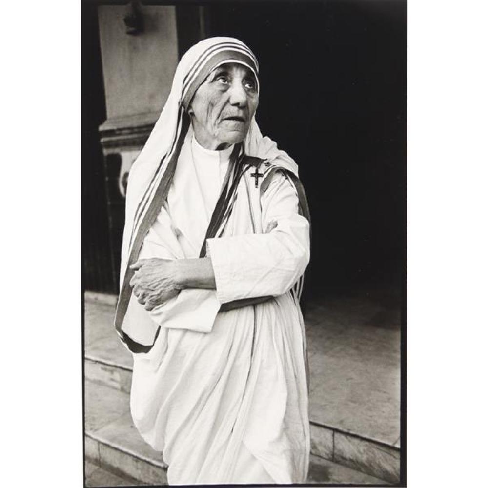 Appraisal: MARY ELLEN MARK AMERICAN - MOTHER TERESA CALCUTTA PHOTOGRAPH H