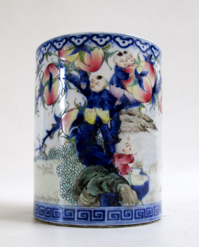 Appraisal: CHINESE PORCELAIN BRUSH POT pictorial polychrome enameled and blue underglaze