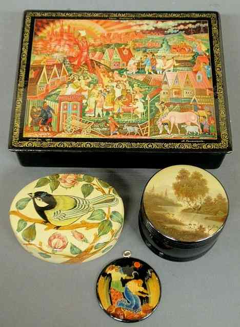 Appraisal: Four Russian lacquerware decorated pieces c - an oval box