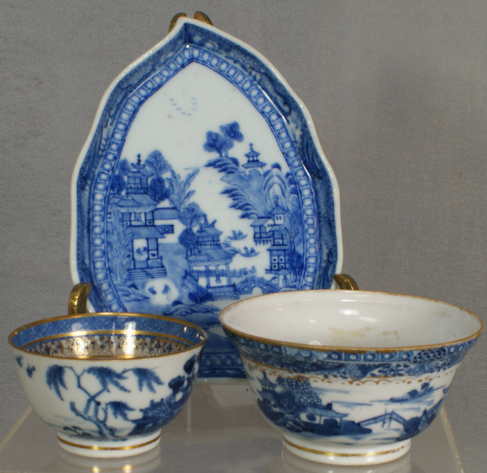 Appraisal: pcs Chinese Export porcelain to include Chinese Export Nanking leaf