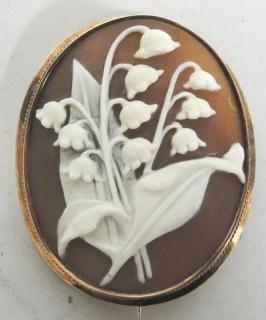 Appraisal: Antique Shell Cameo in K Gold Brooch Victorian depicting lily