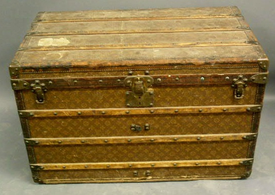 Appraisal: Louis Vuitton trunk with tray h x l x d