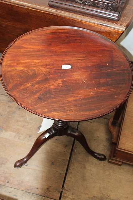 Appraisal: A VICTORIAN MAHOGANY TRAY TOPPED TRIPOD TABLE cm diameter