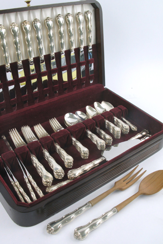 Appraisal: GORHAM STERLING SILVER FLATWARE SET pieces in the Rondo pattern