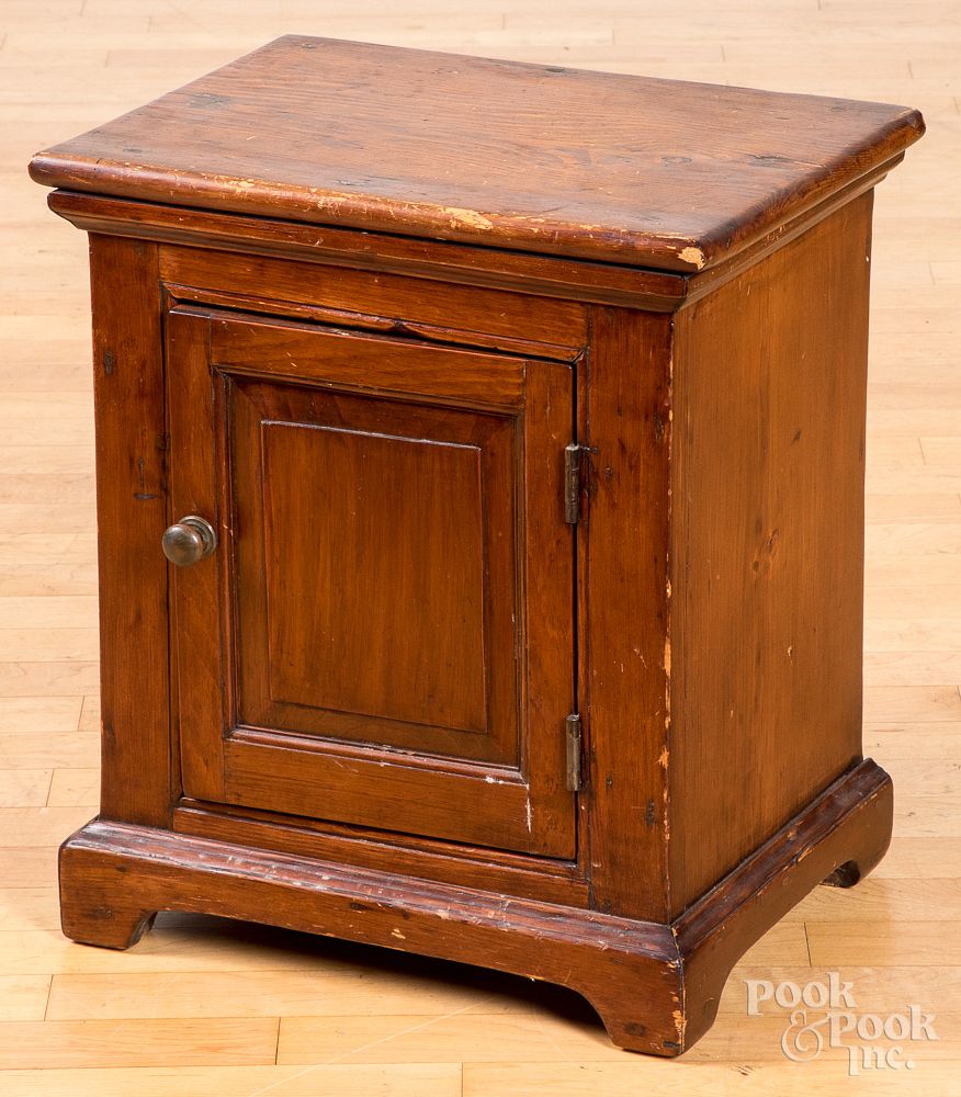 Appraisal: Small pine cabinet th c Small pine cabinet th c