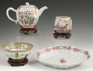 Appraisal: Group of Four Pieces of Chinese Porcelain th c Group