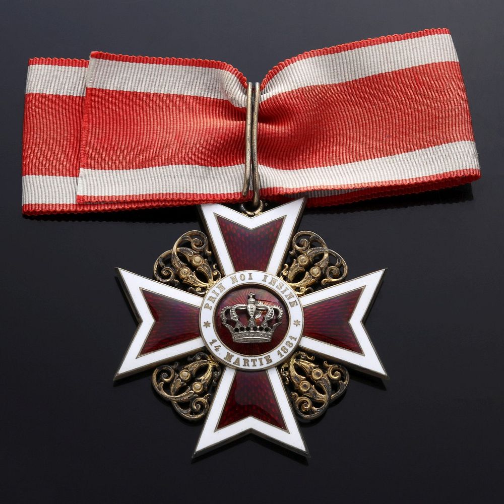 Appraisal: AN ORDER OF THE ROMANIAN CROWN ENAMELED BADGE Order of