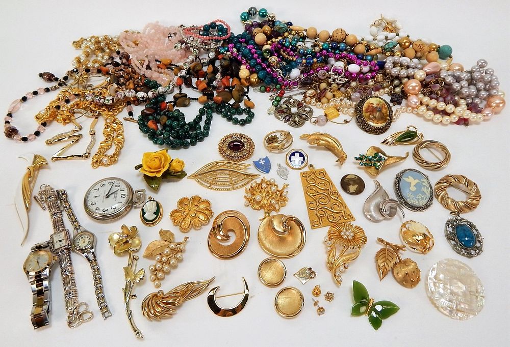 Appraisal: Estate Vintage Costume Jewelry Collection United States Mid to late