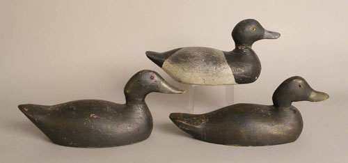 Appraisal: Group of three decoys mid th c including two black