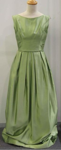 Appraisal: Evening dress in pistachio silk satin with plaited waist and