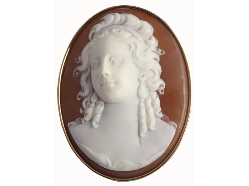 Appraisal: KT Yellow Gold Cameo Brooch hand carved shell cameo brooch